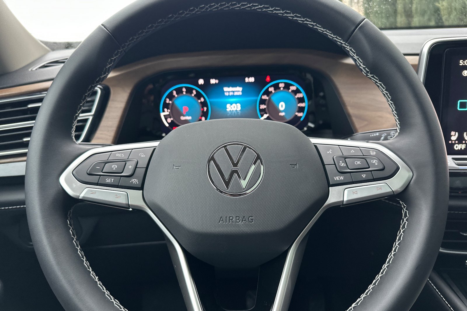 New 2026 Volkswagen Atlas SE FWD image 24