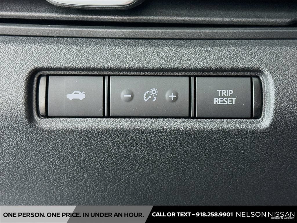 Certified 2020 Nissan Altima 2.5 SR w/ Premium Package FWD image 10