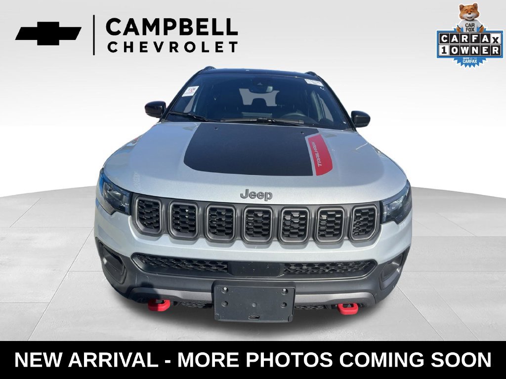Used 2025 Jeep Compass Trailhawk AWD/4WD image 9