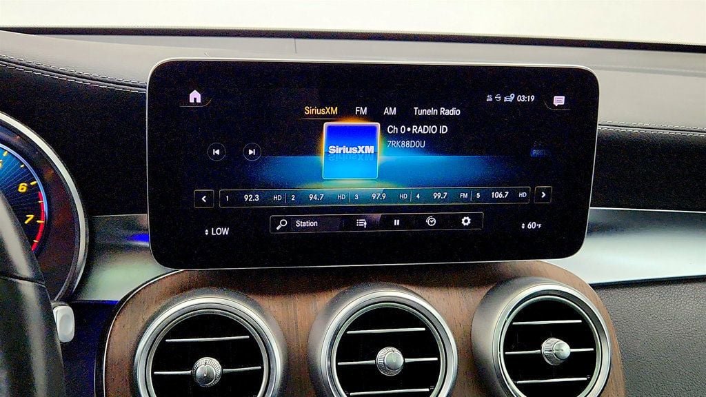 Used 2020 Mercedes-Benz GLC 300 4MATIC image 17