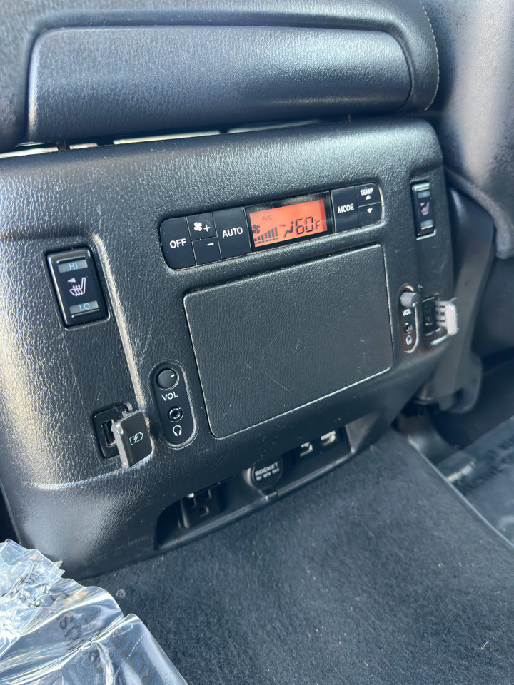 Used 2020 Nissan Armada Platinum w/ Captain's Chairs Package image 41