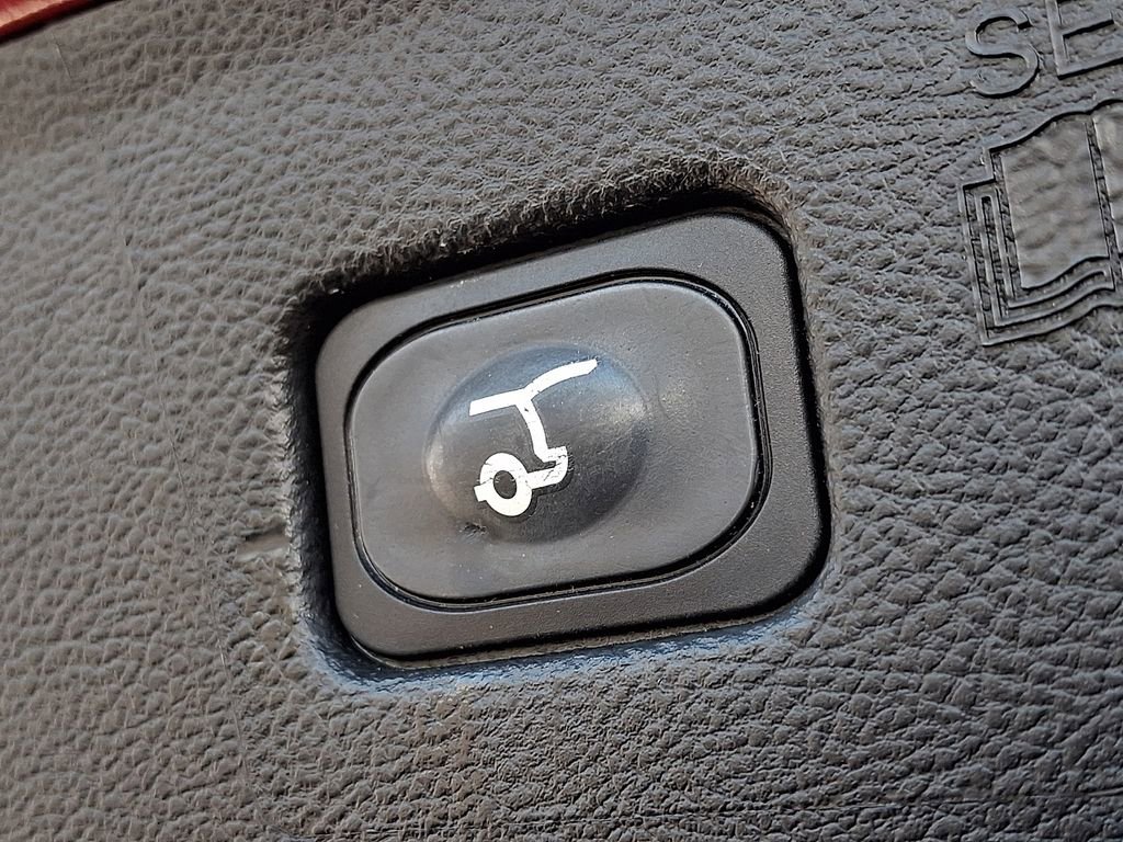 Used 2022 Ford Edge ST-Line image 29