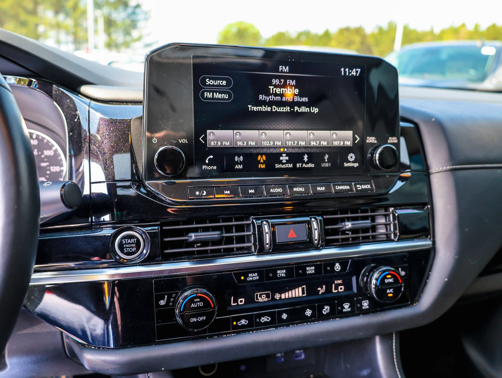 Used 2024 Nissan Pathfinder SL w/ SL Premium Package image 14