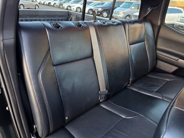 Used 2020 Toyota Tacoma TRD Off-Road w/ TRD Premium Off Road Package image 32