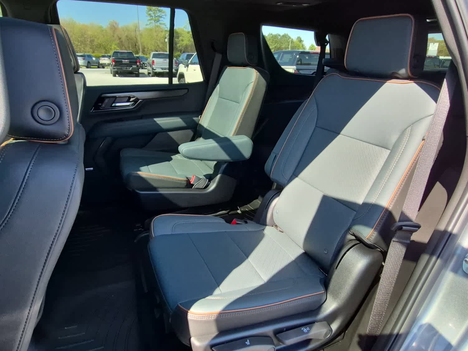 New 2026 GMC Yukon AT4 w/ AT4 Premium Package AWD/4WD image 8