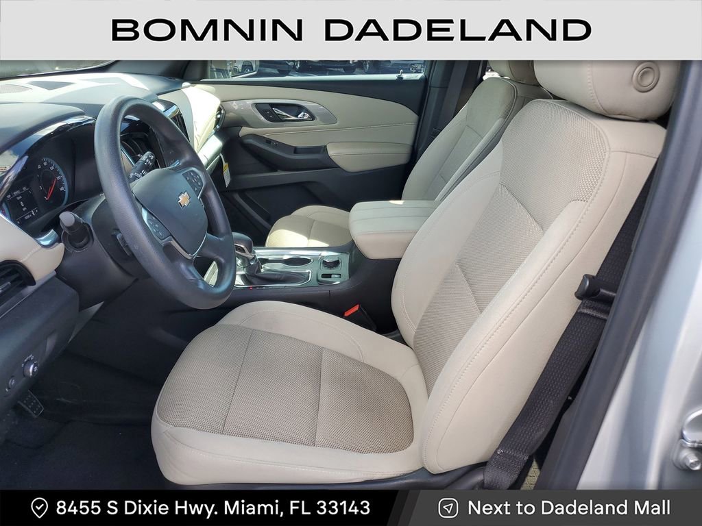 Used 2022 Chevrolet Traverse LS image 17