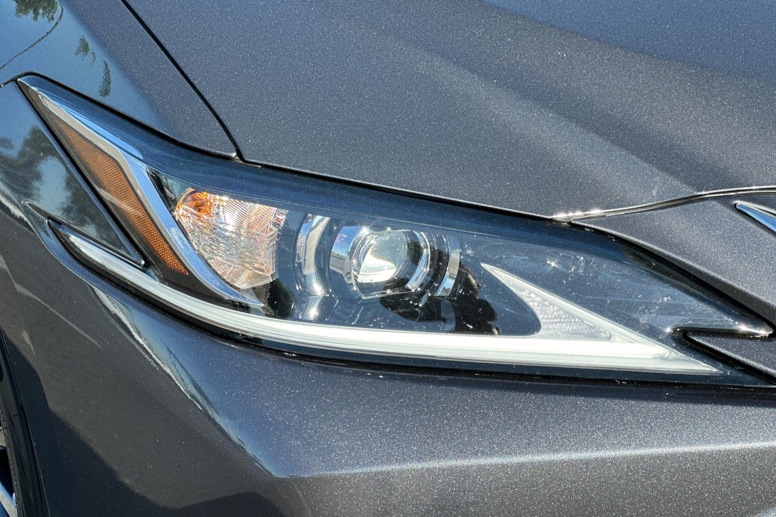 Certified 2025 Lexus ES 300h w/ Premium Package image 12