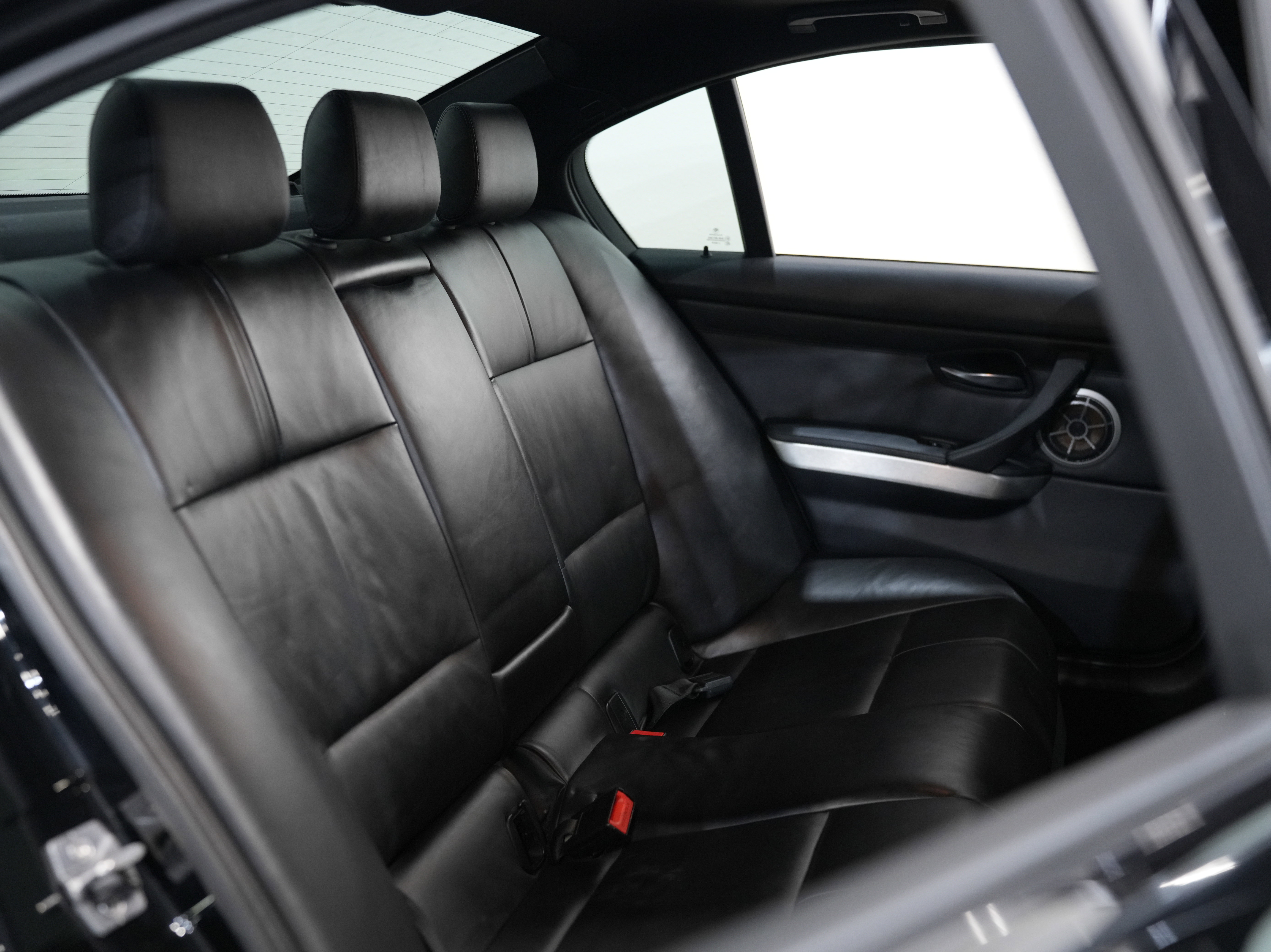 Used 2011 BMW M3 Sedan image 39