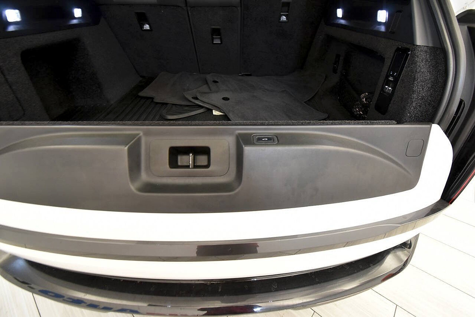 Used 2023 Land Rover Range Rover SE AWD/4WD image 36