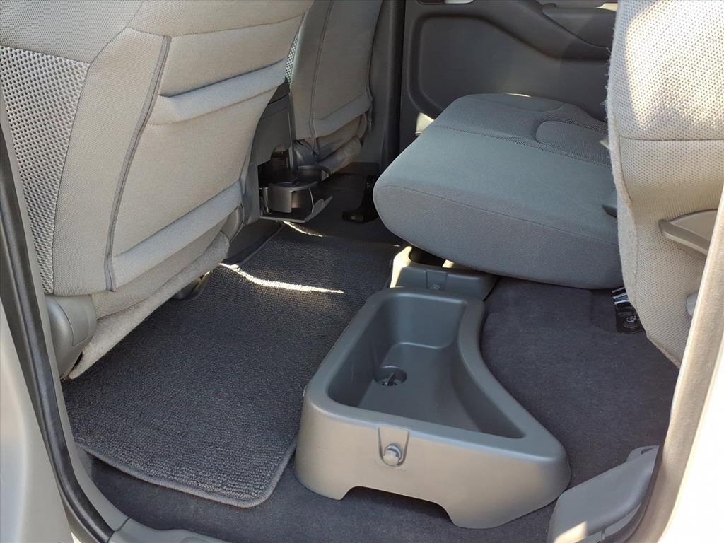 Used 2020 Nissan Frontier SV w/ Midnight Edition Floor Mats image 16