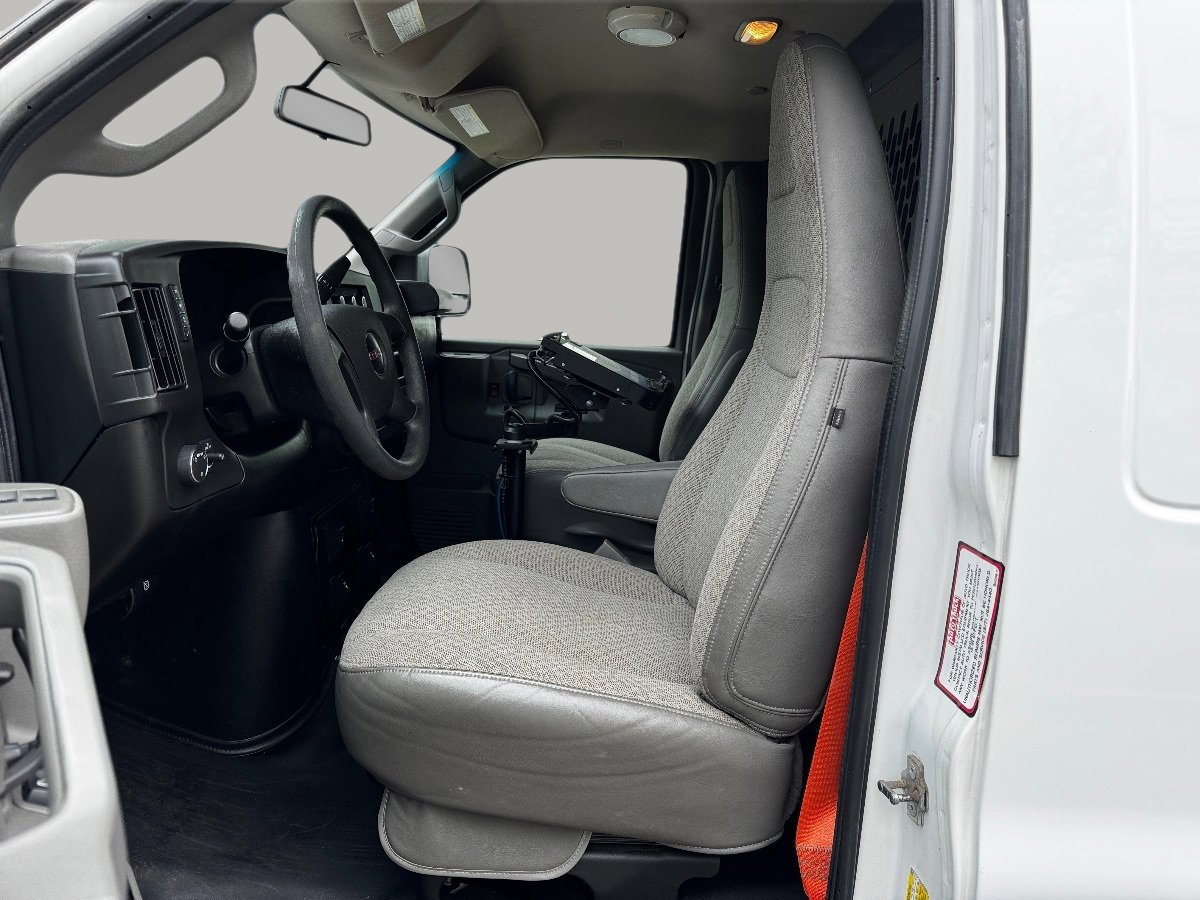 Used 2021 GMC Savana 2500 RWD image 19