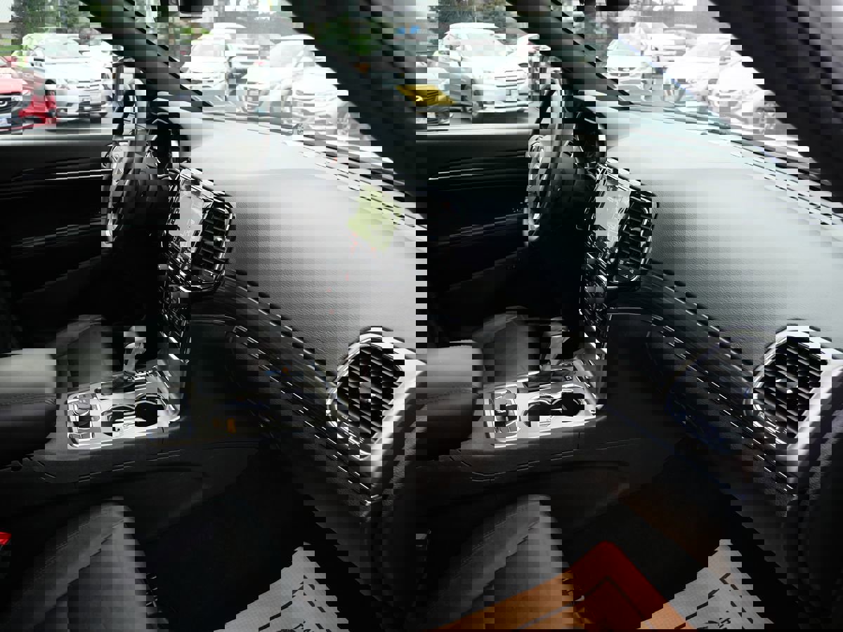 Used 2021 Jeep Grand Cherokee Limited w/ Trailer Tow Group IV image 31