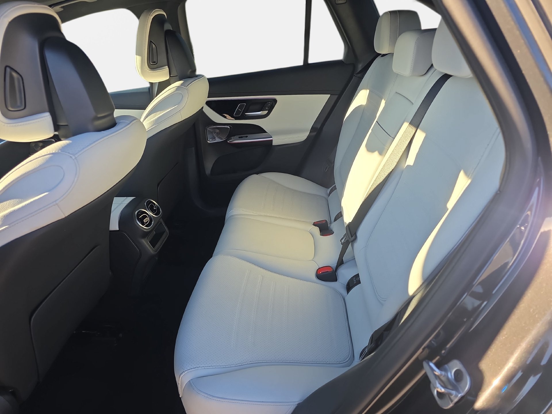 Used 2026 Mercedes-Benz GLC 300 4MATIC image 14