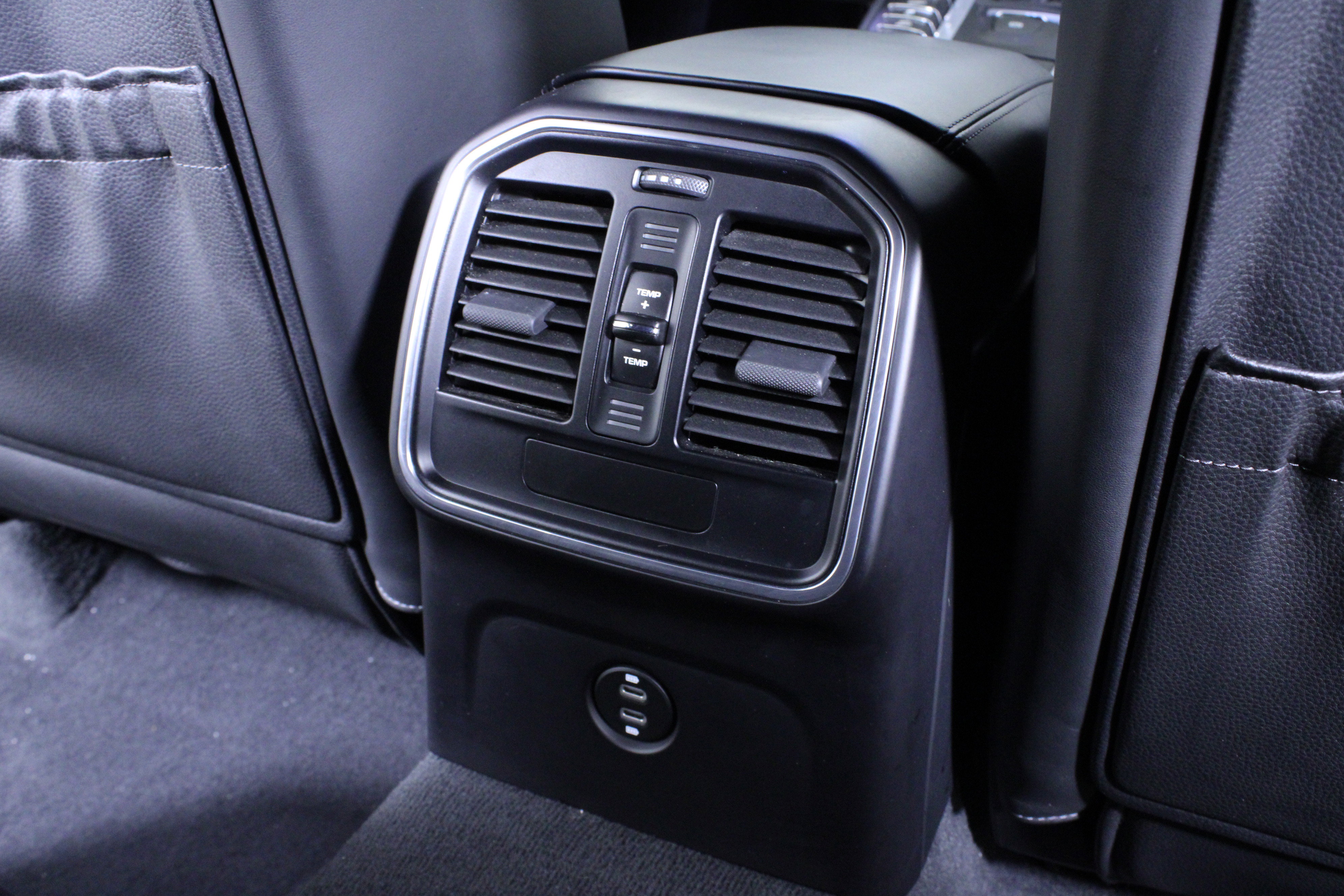 Used 2020 Porsche Macan image 16