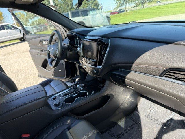 Used 2023 Chevrolet Traverse RS AWD/4WD image 43