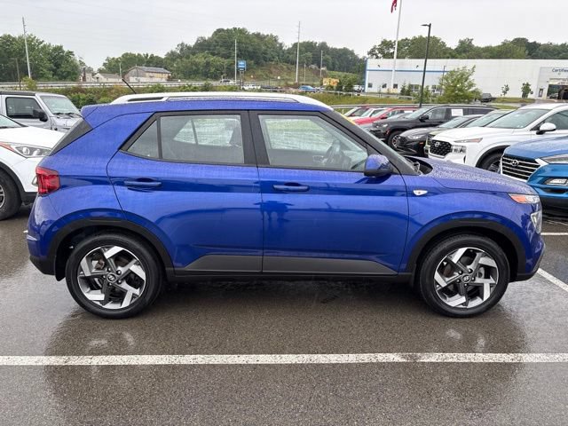 Certified 2023 Hyundai Venue SEL w/ Cargo Package FWD image 6