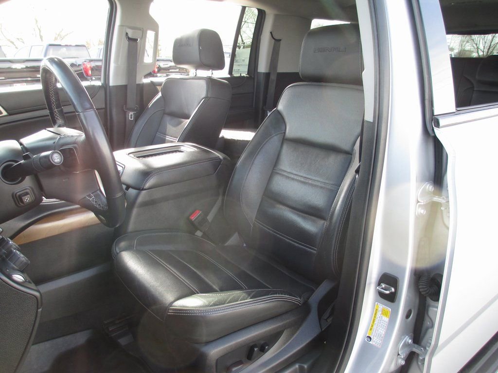 Used 2019 GMC Yukon XL Denali image 20