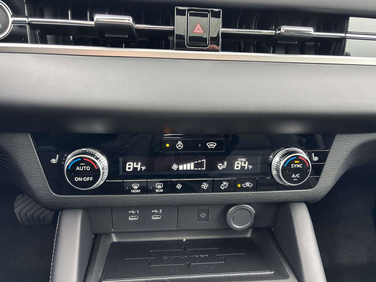 New 2026 Mitsubishi Outlander SE image 10