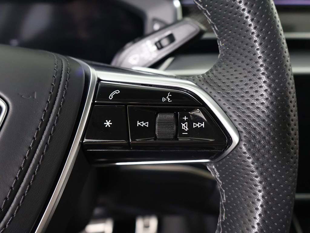 Used 2023 Audi S8 w/ S8 Black Optic Plus Package image 45