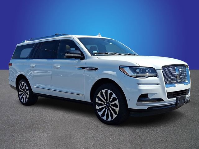 Certified 2023 Lincoln Navigator L Reserve AWD/4WD image 3