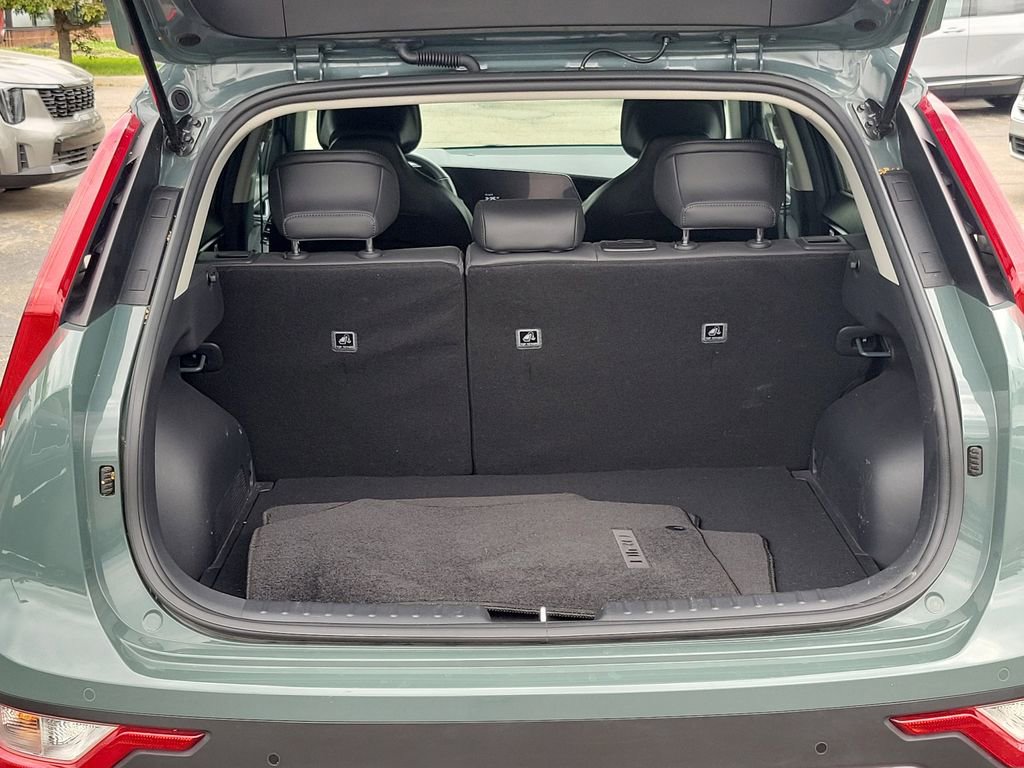 Used 2023 Kia Niro EX FWD image 8