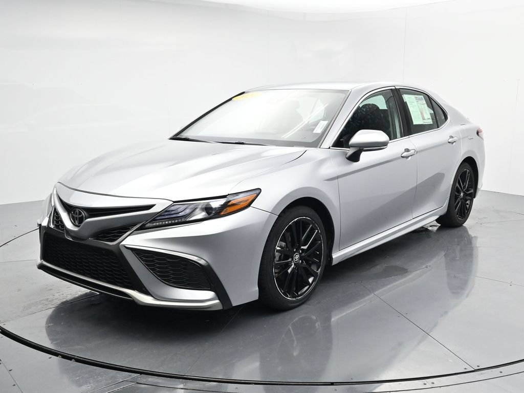 Used 2024 Toyota Camry XSE FWD image 4