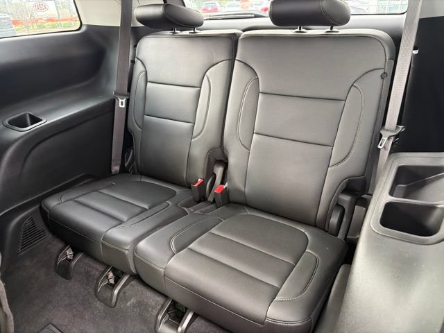 Used 2021 GMC Acadia SLT w/ Technology Package FWD image 16