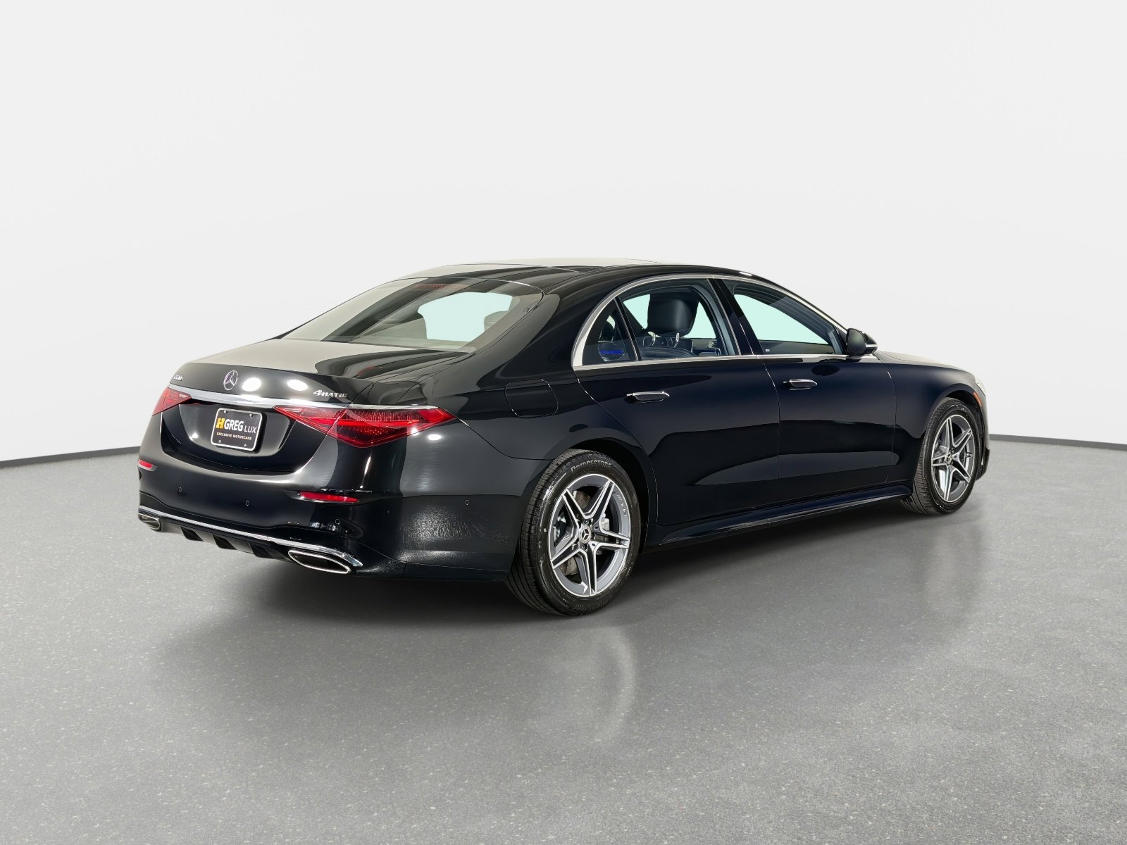 Used 2024 Mercedes-Benz S 580 4MATIC Sedan image 3
