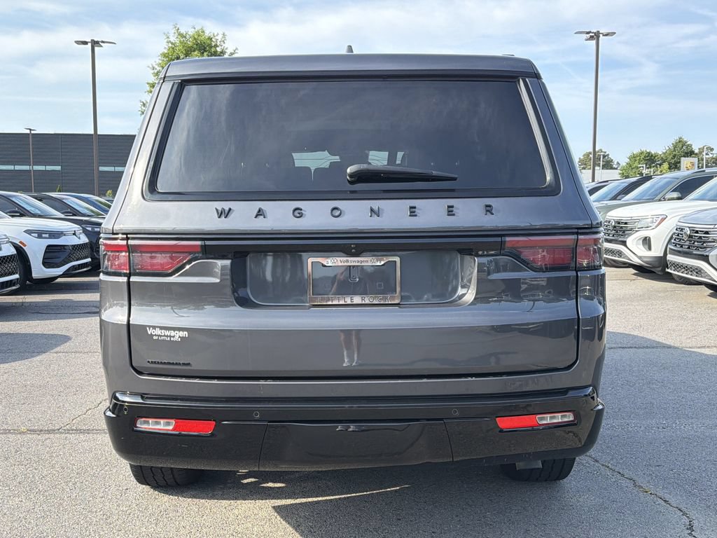 Used 2023 Jeep Wagoneer Series II AWD/4WD image 4
