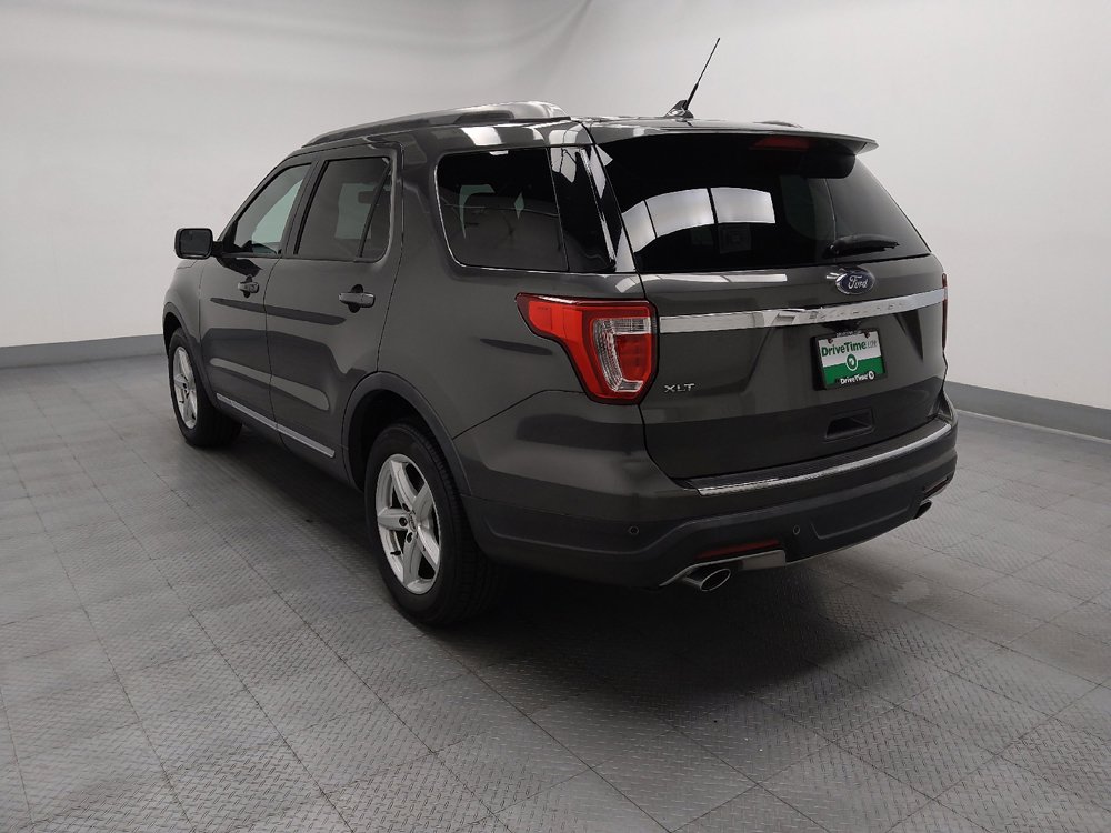 Used 2018 Ford Explorer XLT w/ Equipment Group 202A FWD image 5