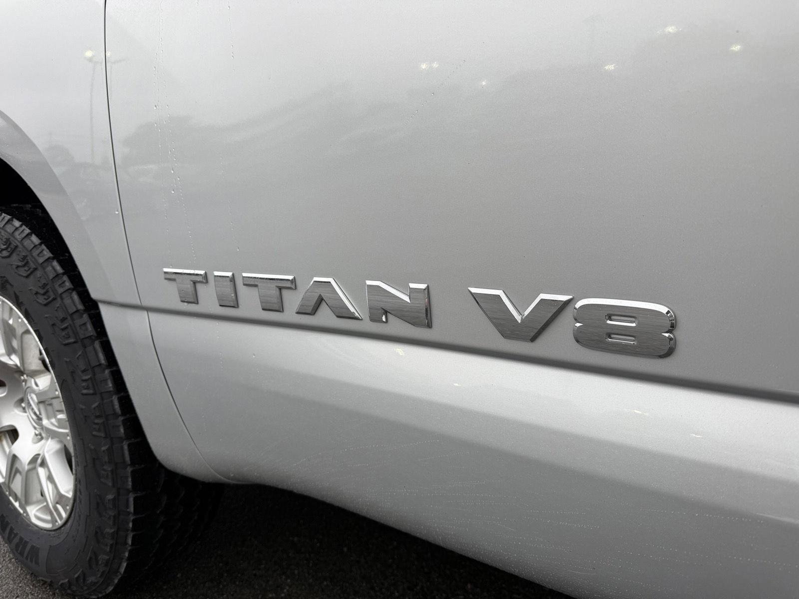 Used 2019 Nissan Titan SV image 12