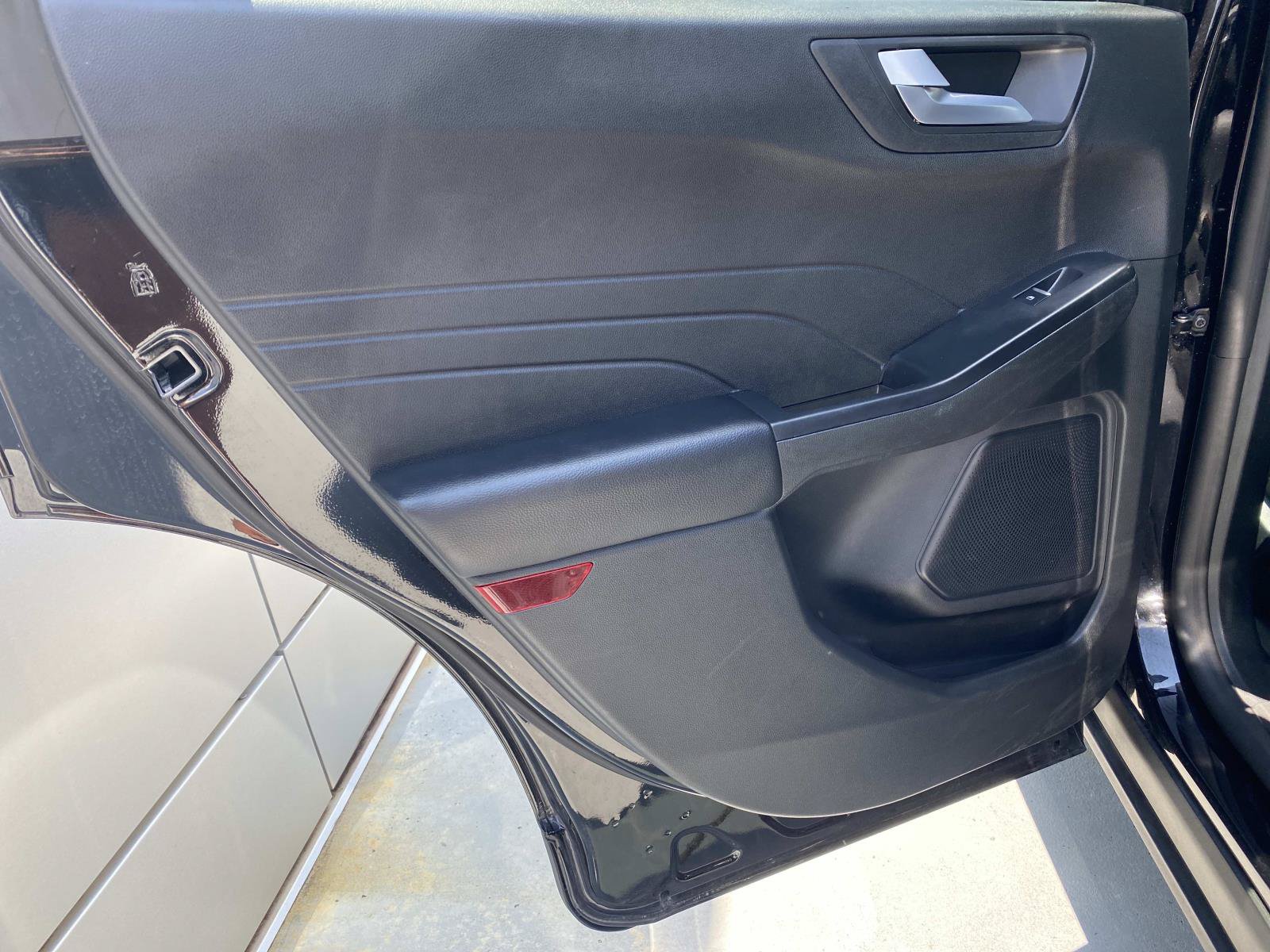 Used 2025 Ford Escape ST-Line FWD image 12