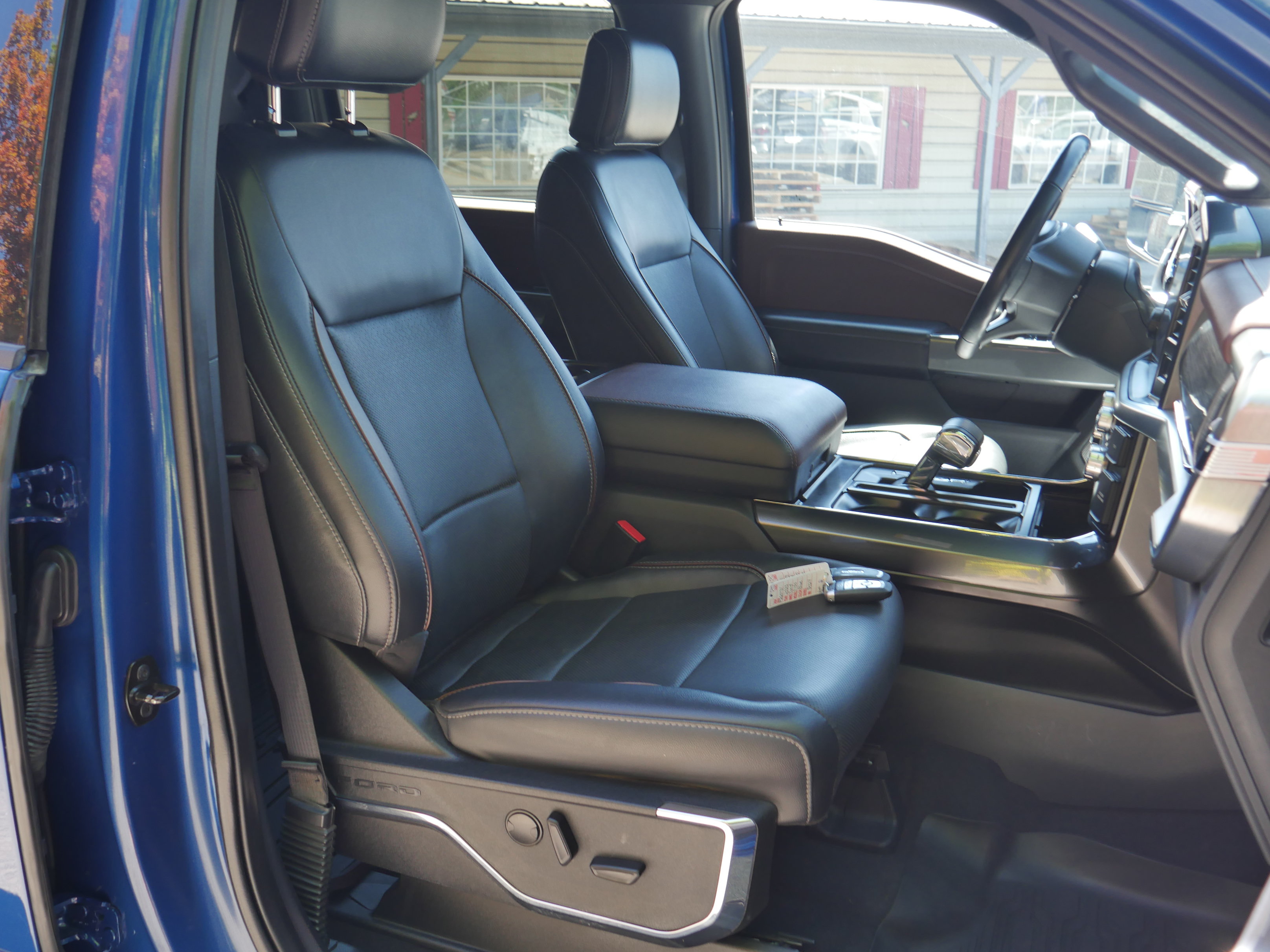 Used 2023 Ford F150 Lariat w/ FX4 Off-Road Package AWD/4WD image 30