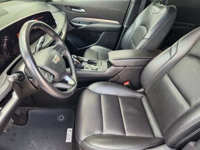 Used 2025 Cadillac XT4 Premium Luxury FWD image 4