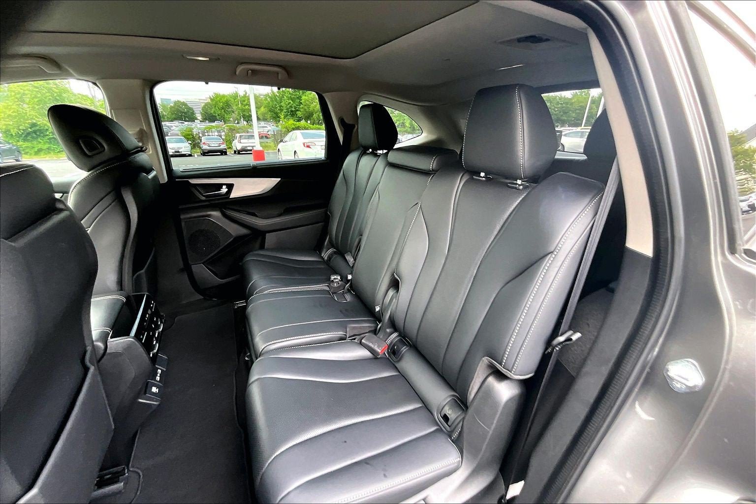 Used 2023 Acura MDX SH-AWD w/ Technology Package image 25
