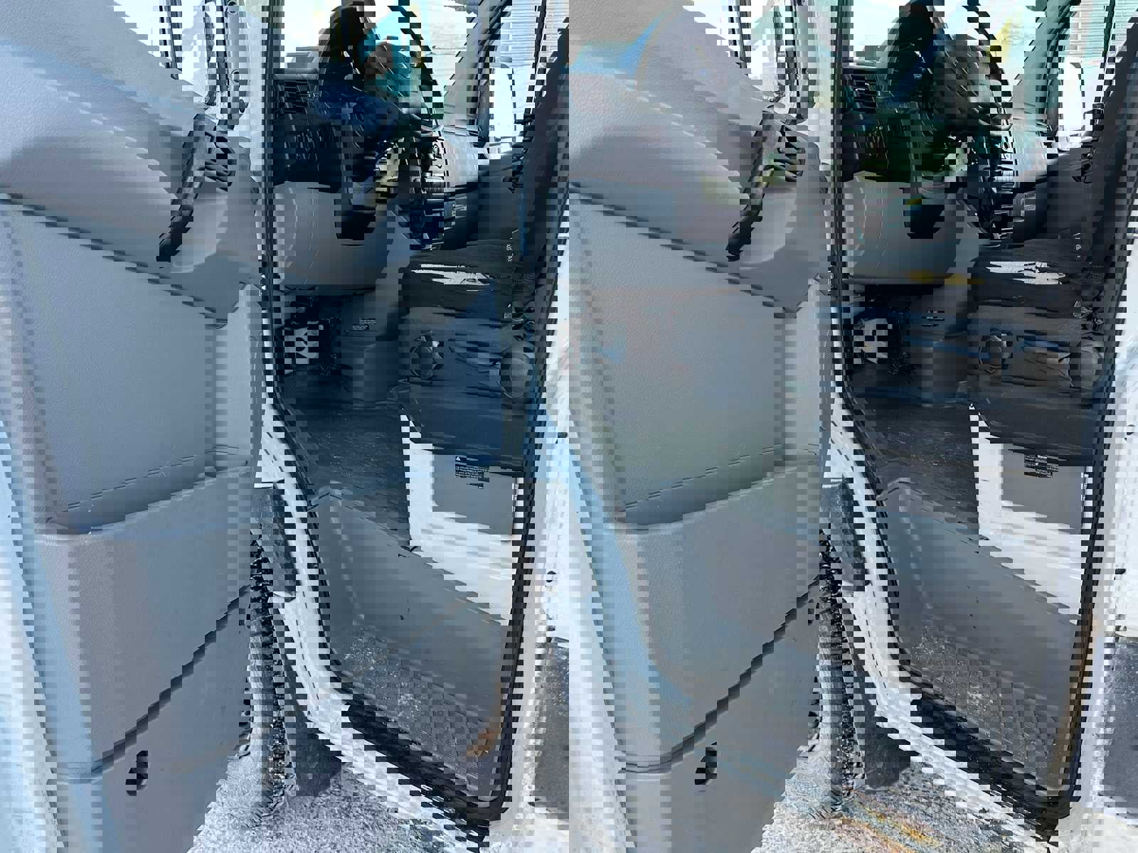 Used 2016 Freightliner Sprinter 2500 image 23