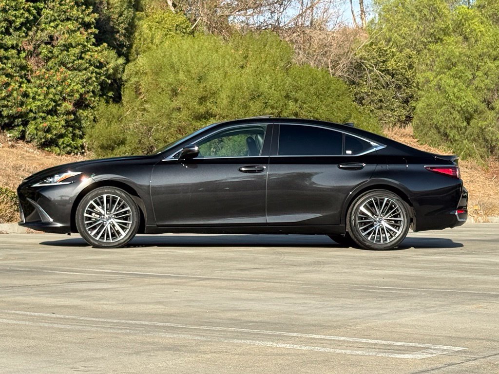 Certified 2025 Lexus ES 300h w/ Premium Package FWD image 8
