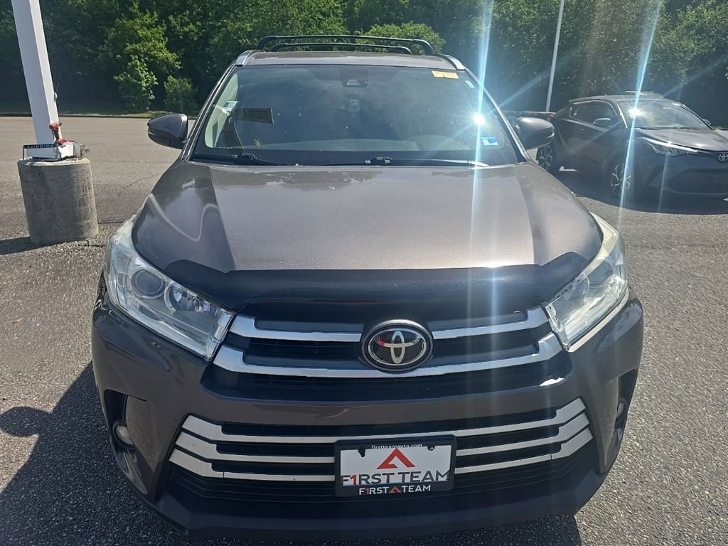 Used 2017 Toyota Highlander XLE image 2