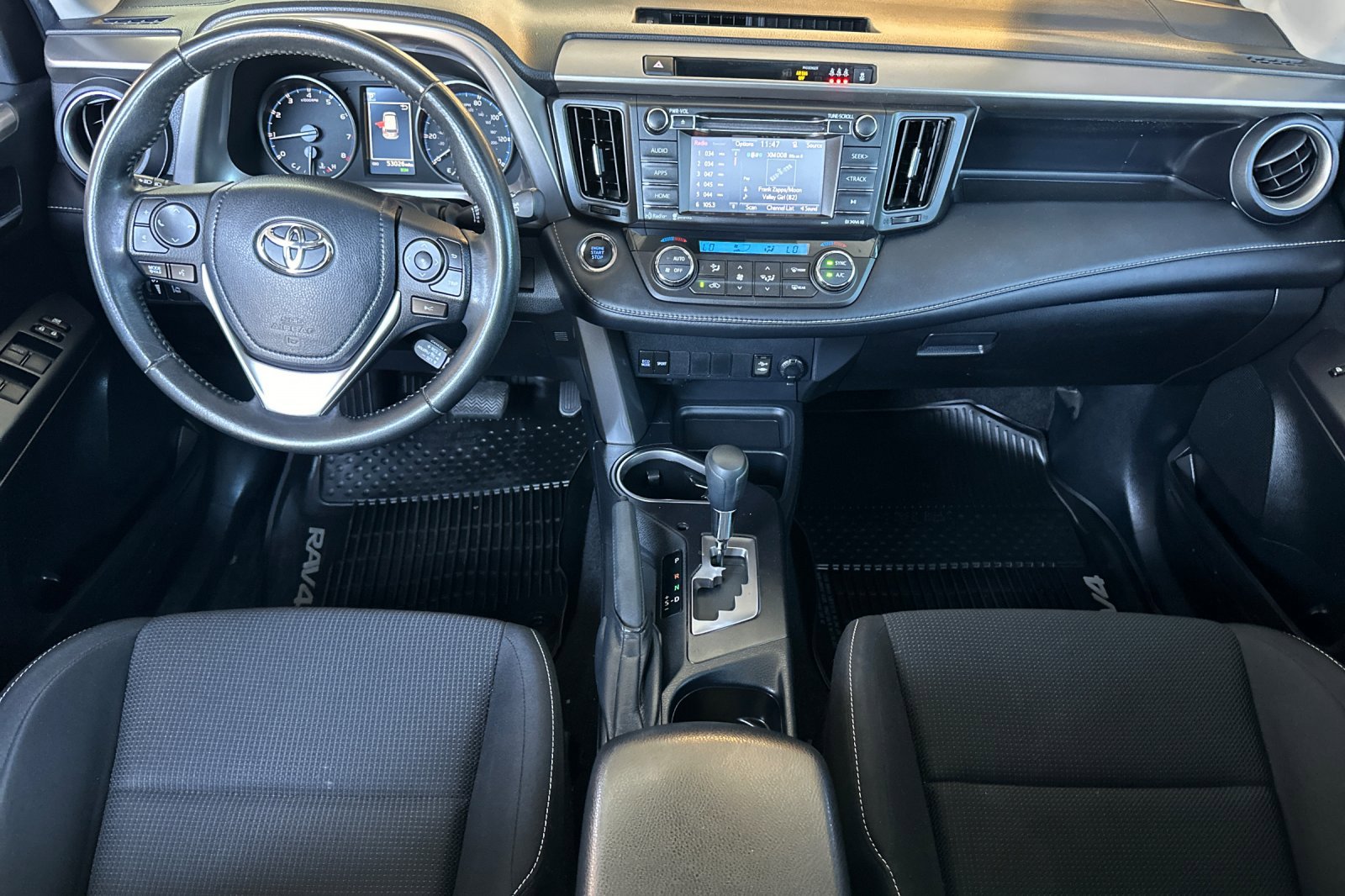 Used 2018 Toyota RAV4 XLE AWD/4WD image 13