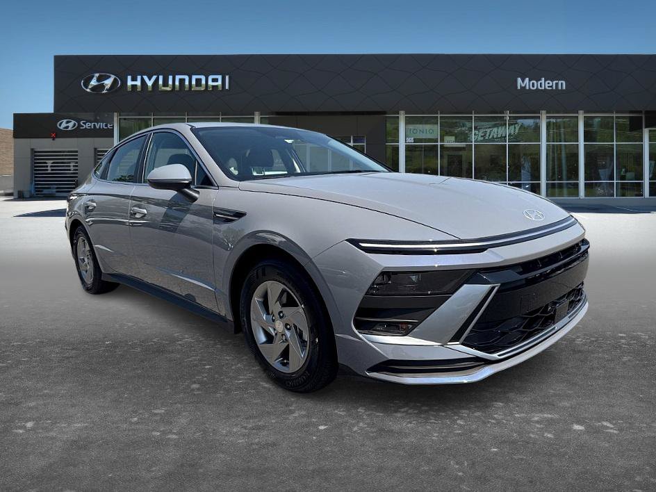 New 2026 Hyundai Sonata SE FWD image 2