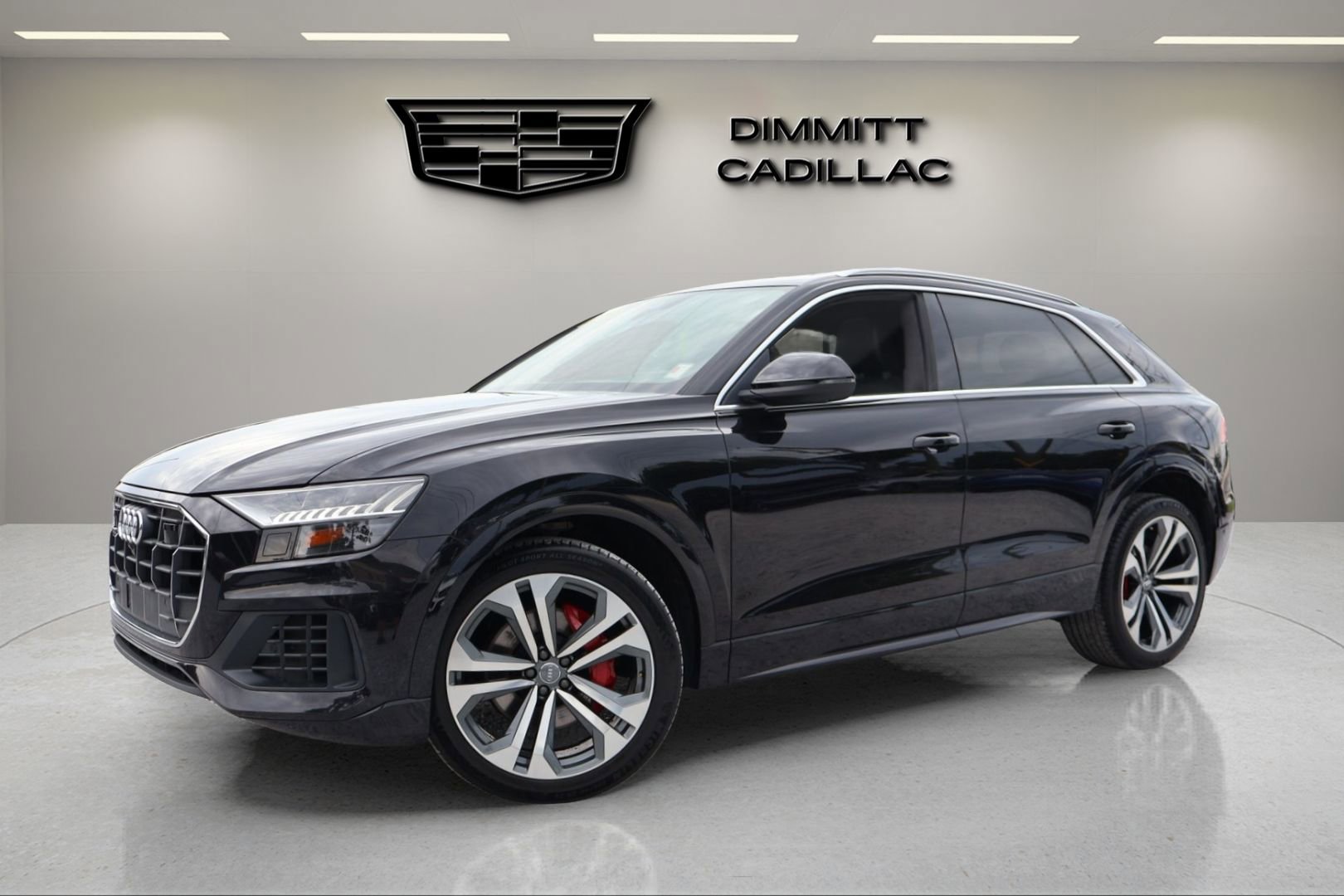 Used 2019 Audi Q8 Prestige w/ Luxury Package AWD/4WD image 1
