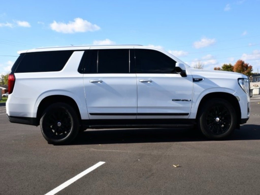 Used 2021 GMC Yukon XL SLT image 8