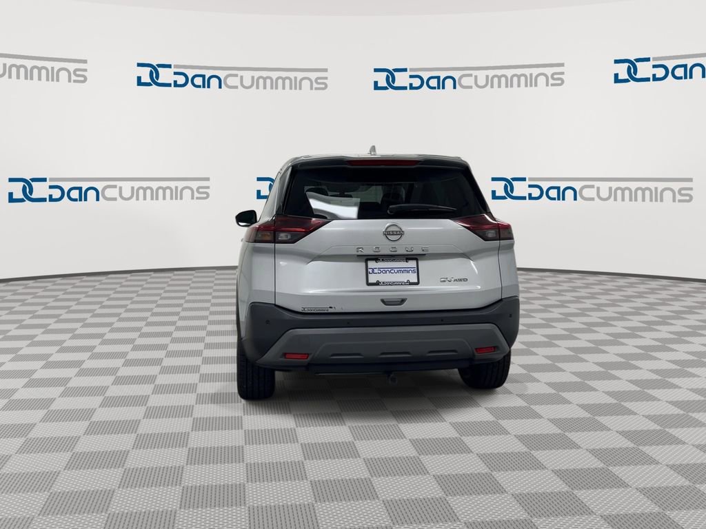 Used 2023 Nissan Rogue SV image 7