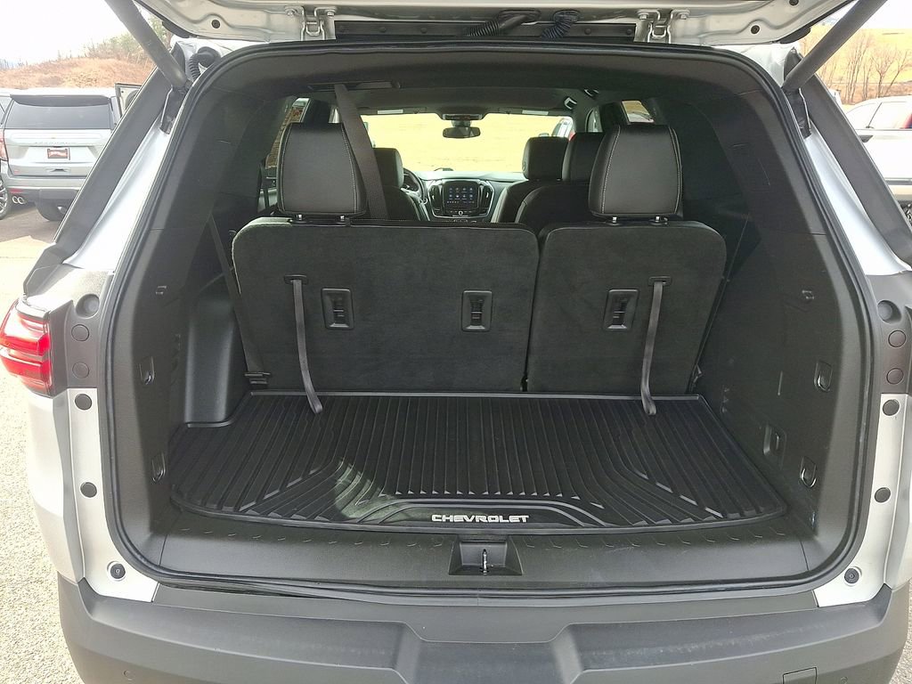 Used 2022 Chevrolet Traverse LT image 29