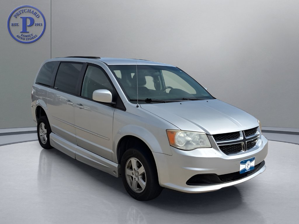 Used 2012 Dodge Grand Caravan SXT FWD image 1