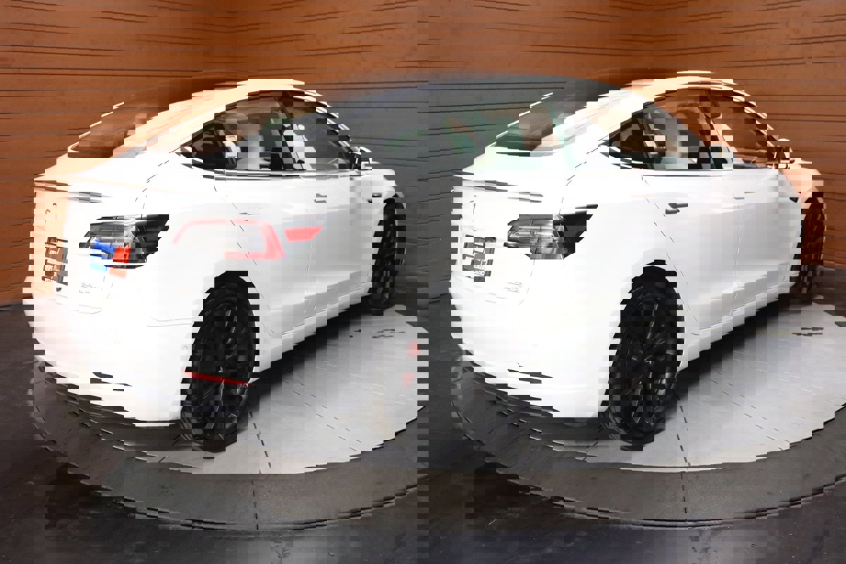 Used 2020 Tesla Model 3 Performance image 8