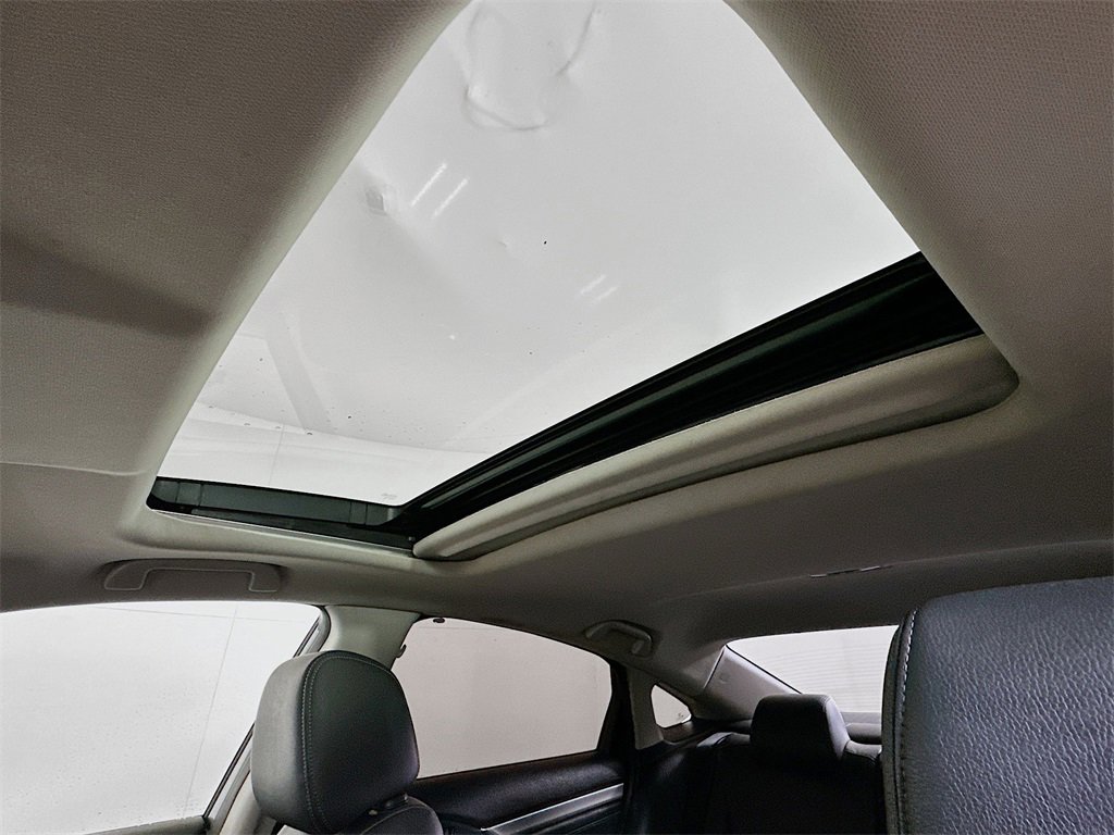 Used 2018 Honda Civic EX-L image 21