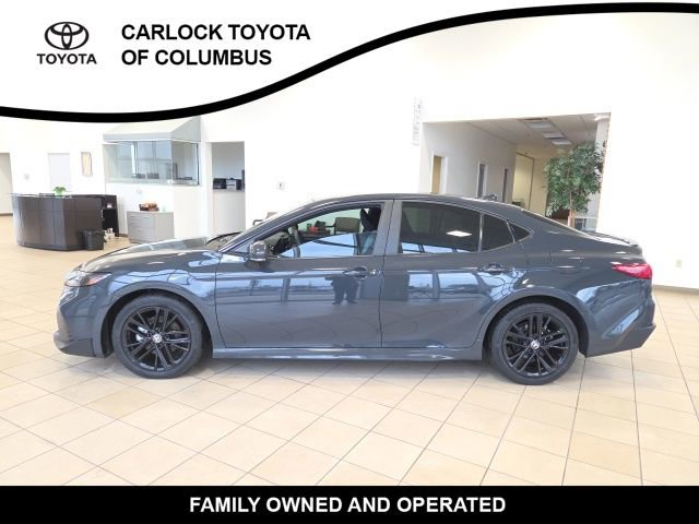 Used 2025 Toyota Camry SE w/ Convenience Package image 2
