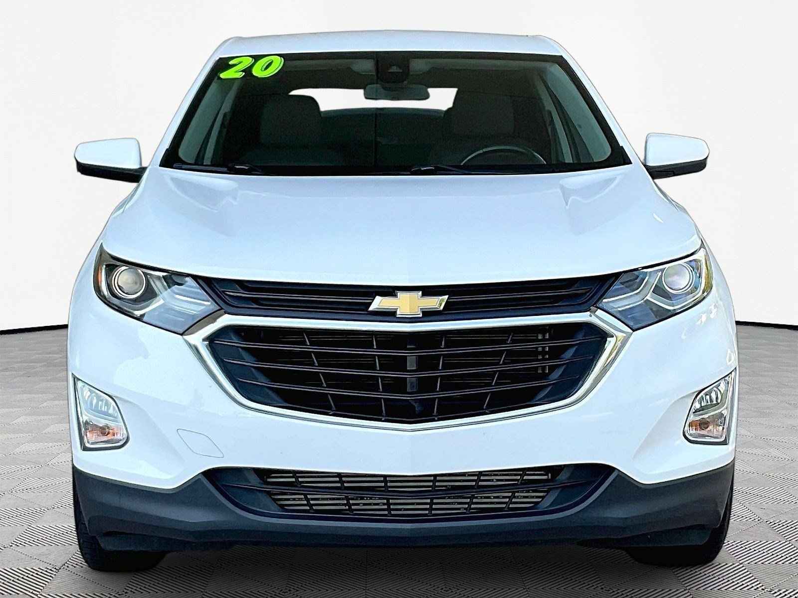 Used 2020 Chevrolet Equinox LT w/ Driver Convenience Package FWD image 2