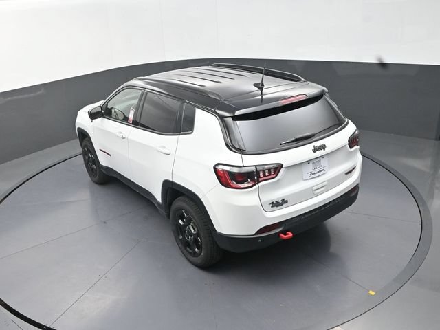 Used 2023 Jeep Compass Trailhawk w/ Trailhawk Convenience Group AWD/4WD image 15